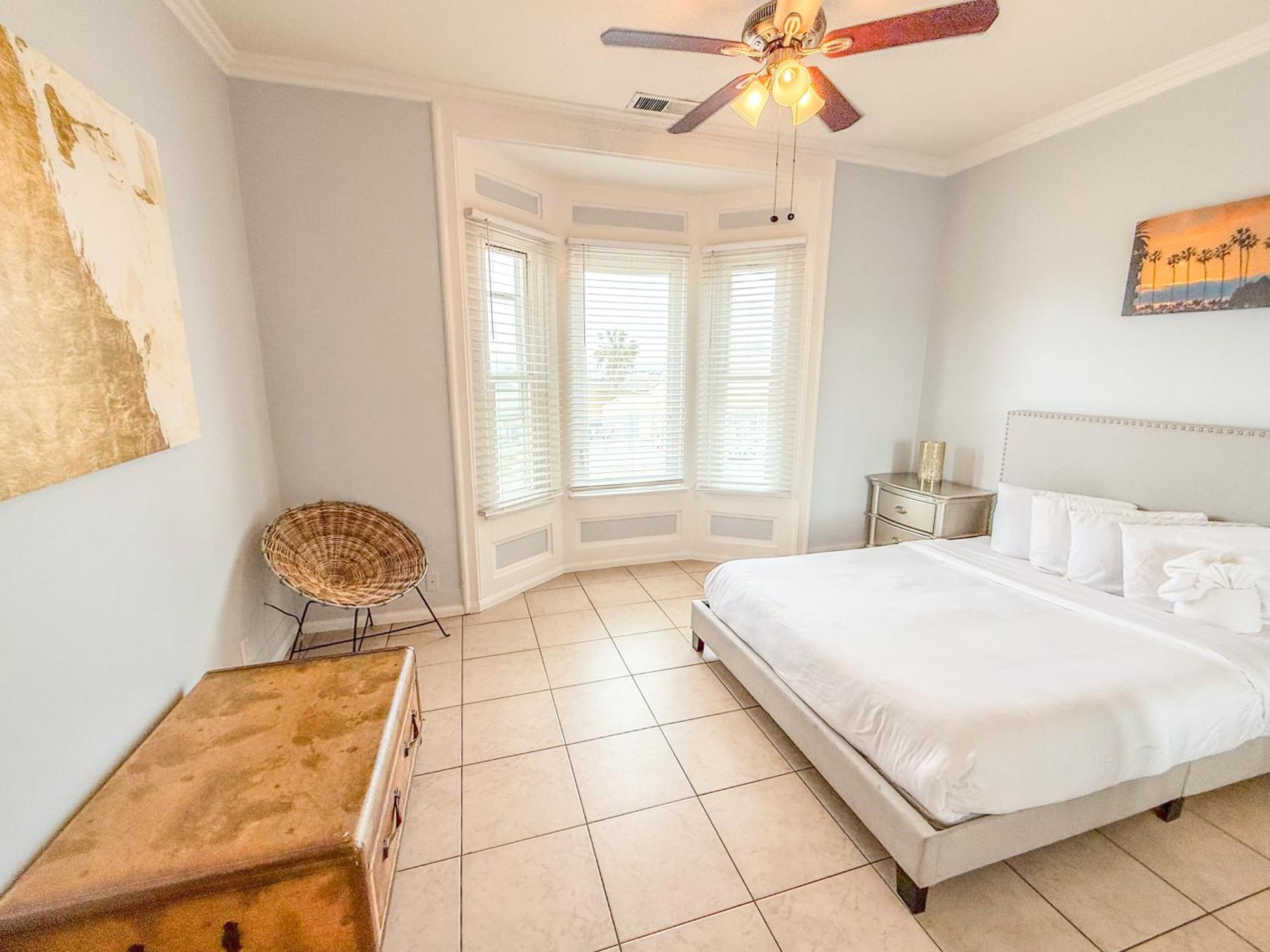 3bd Little Italy A++ Location San Diego
