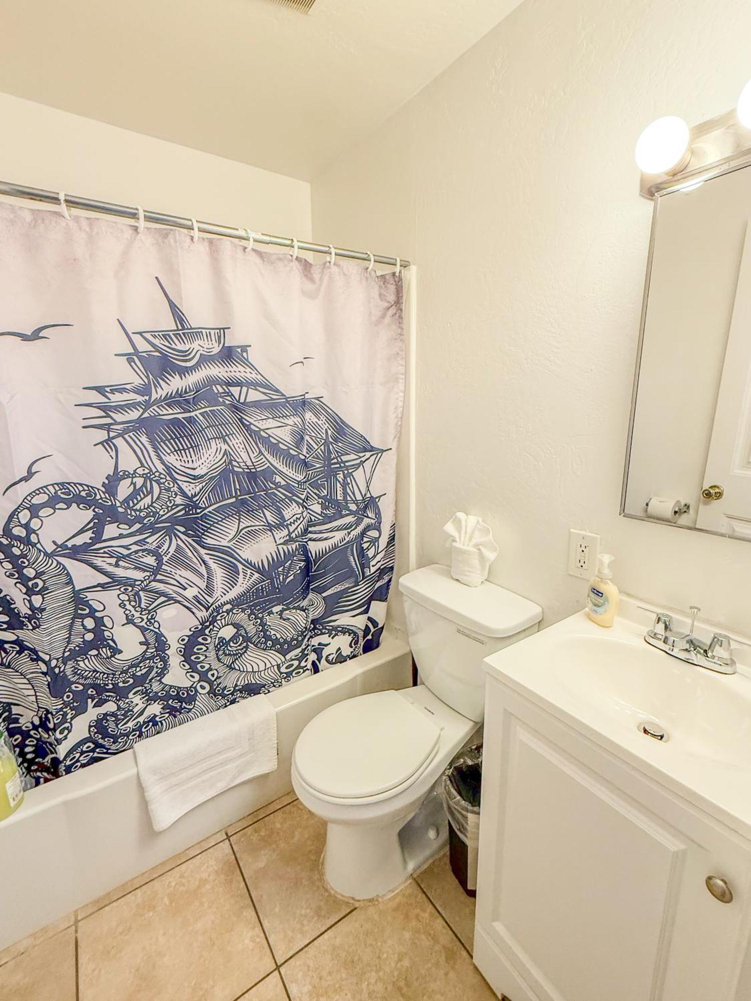 3bd Little Italy A++ Location Holiday home *